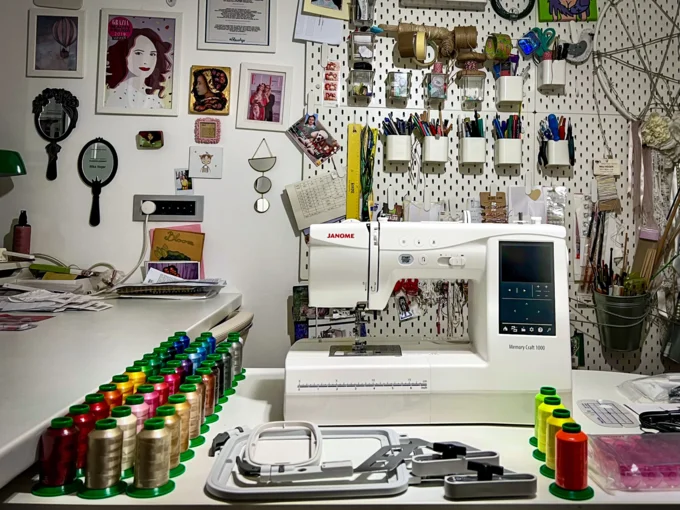 Zakaj sem izbrala &scaron;ivalni stroj ki tudi veze